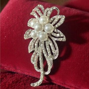 Silver Tone Faux Crystal Pearl Rhinestone Flower Brooch Pin